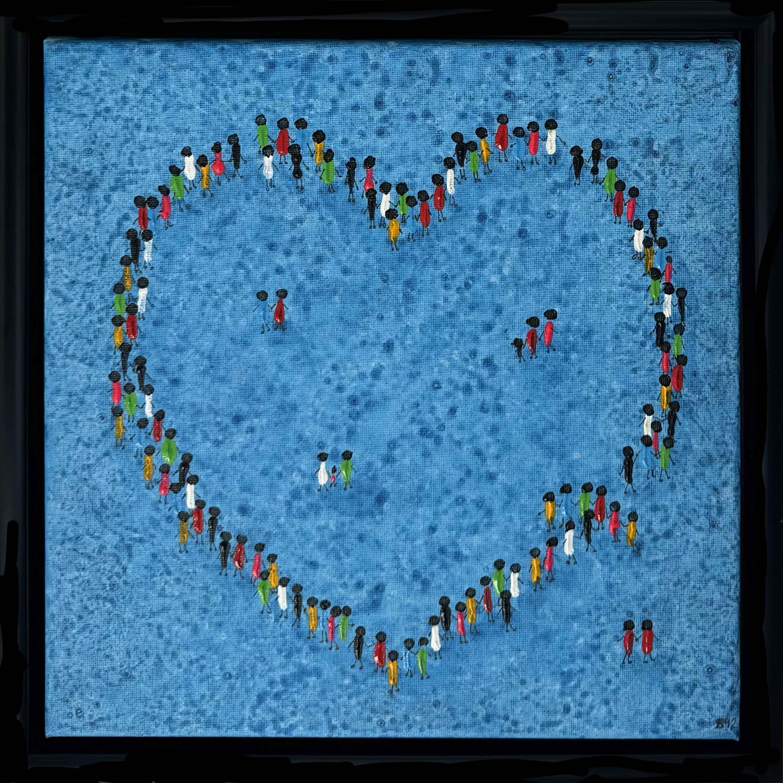 Et hjerte formet af mennesker. Et billede om fællesskab, relation og det at høre til – både indenfor og udenfor.